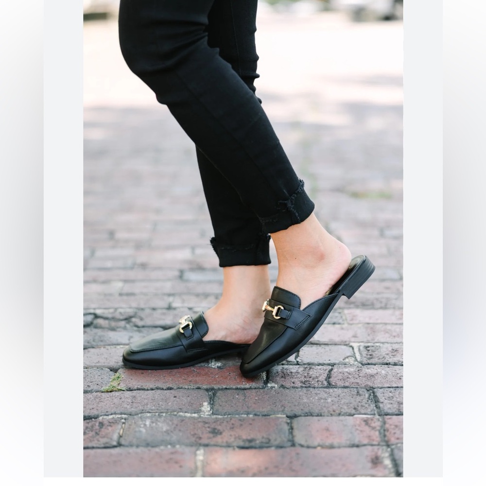 Catherine Malandrino Leather Tuxedo
Loafer Mules SlipOn Flats
Sz 7.5🍂EUC​
